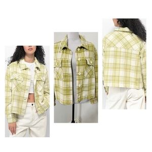 Empyre Zumiez Women’s Size Medium Lita Green Crop Flannel Button Up Shirt Casual